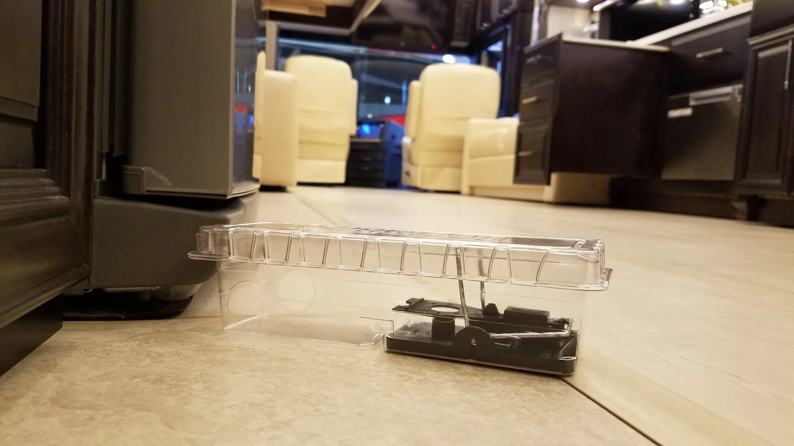 DoomBox® Enclosed Mouse Trap - Image 4