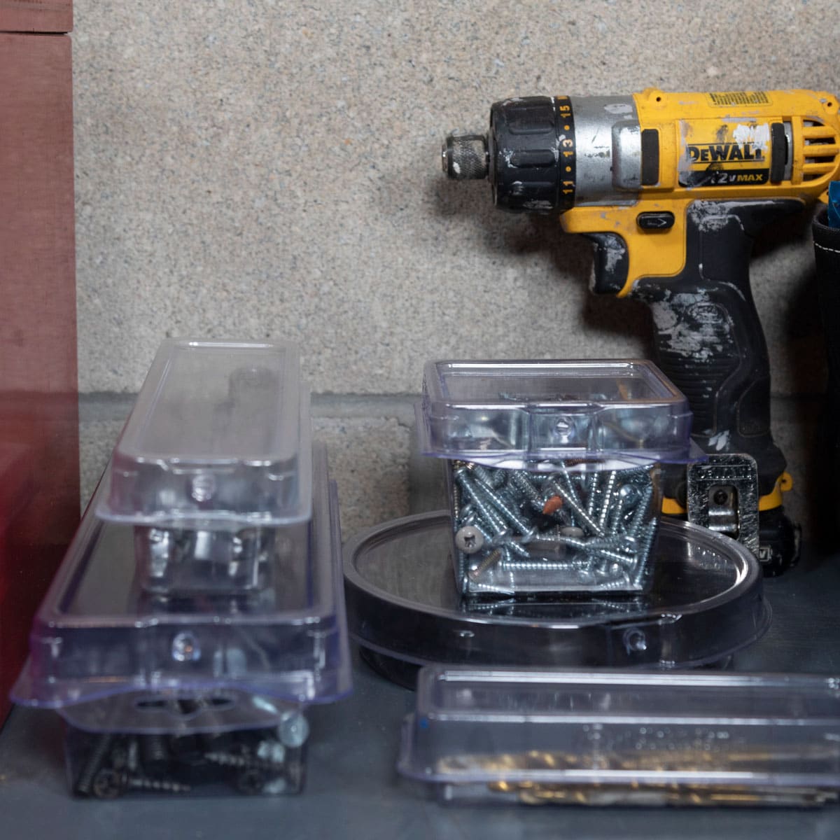 Clamtainer – See-In Storage